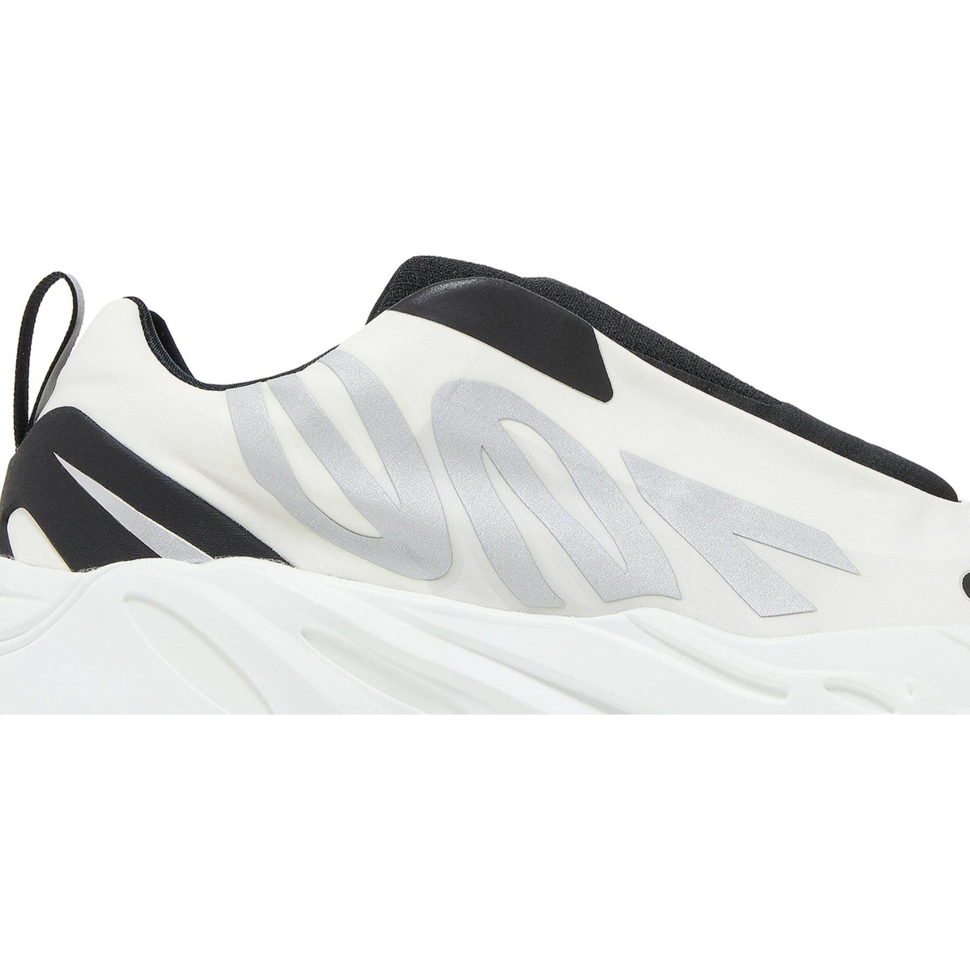 Adidas Yeezy Boost 700 MNVN Laceless Analog