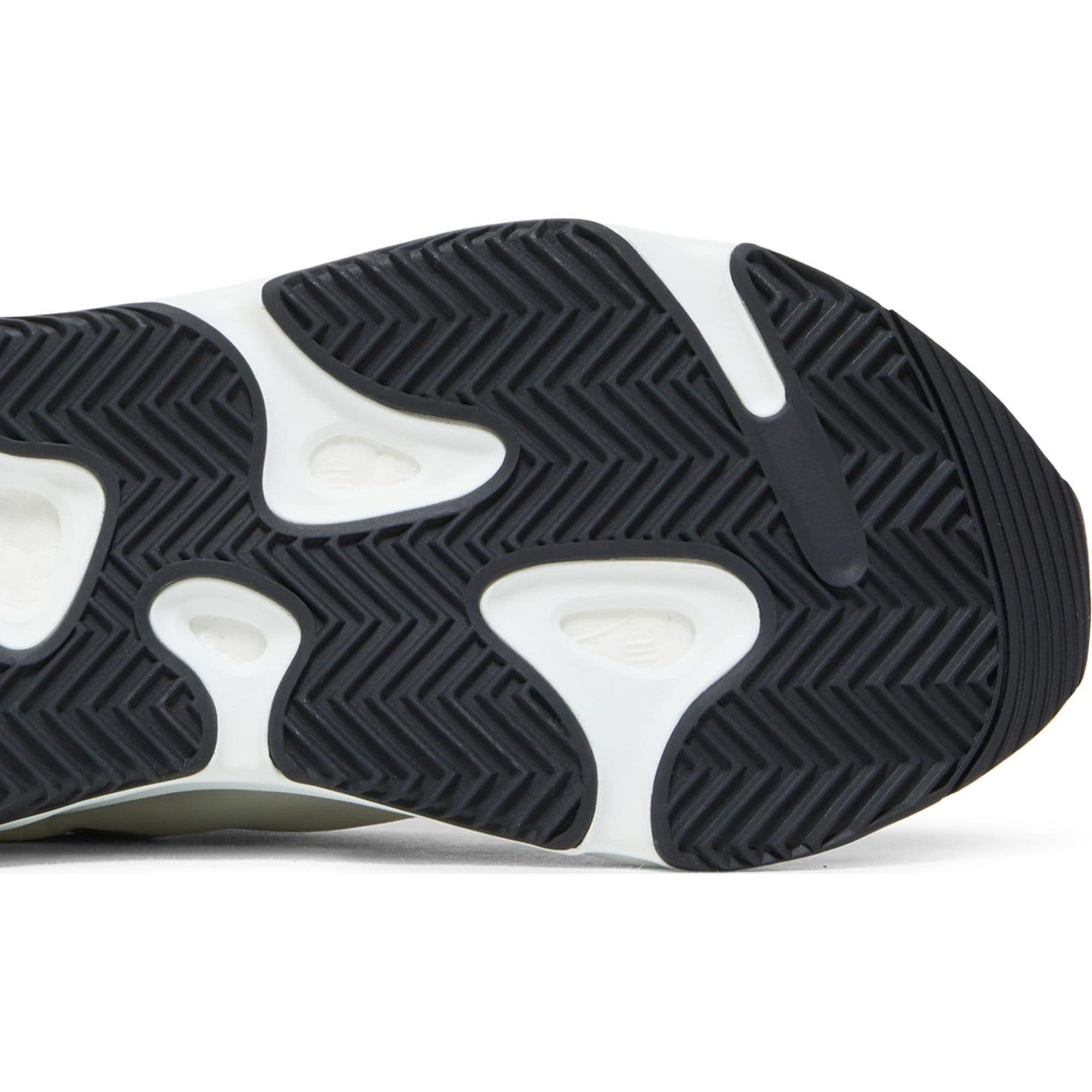 Adidas Yeezy Boost 700 MNVN Laceless Analog