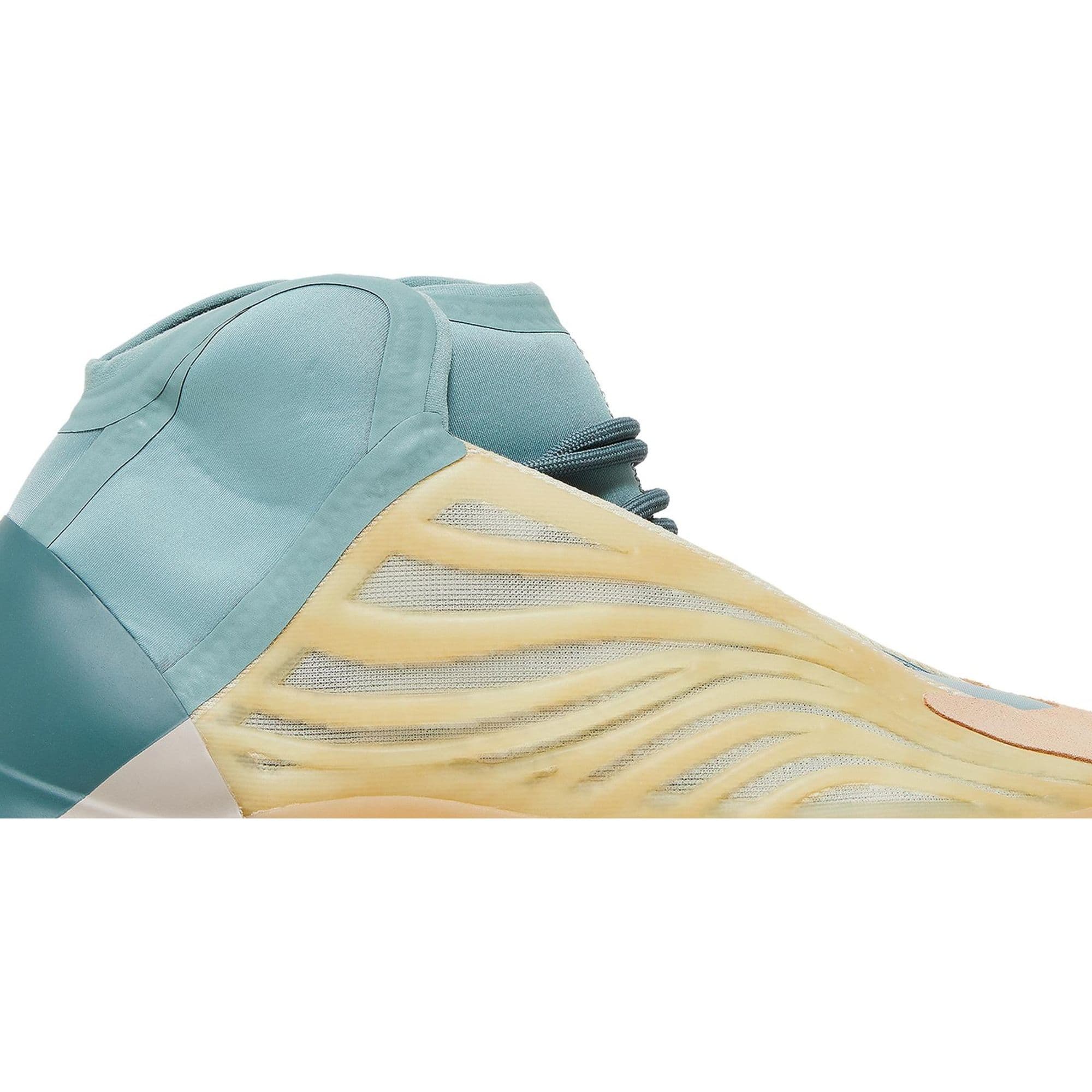Adidas Yeezy QNTM Hi-Res Coral